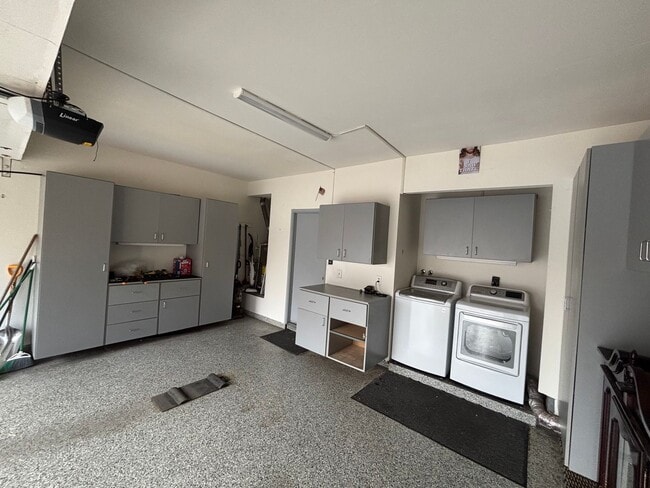 Photo - Charming 3-Bedroom Home in the Mountain View Court Community!