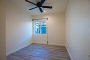 Photo - 603 W 49th St House