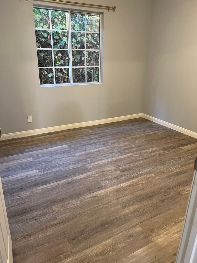 Bedroom - 6006 Donna Ave