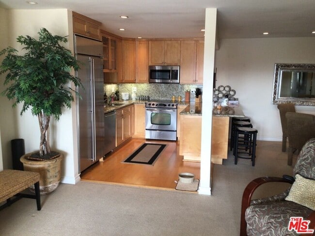 Photo - 415 Montana Ave Unit 306