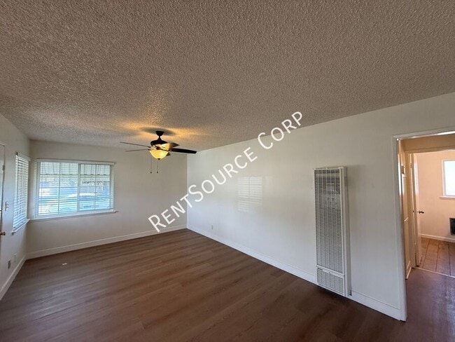 Photo - 1149 W Ave H-11