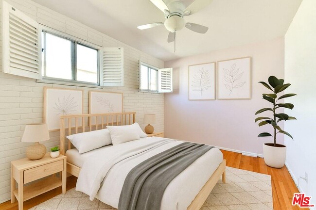 Building Photo - 2033 Cloverfield Blvd Unit C Rental
