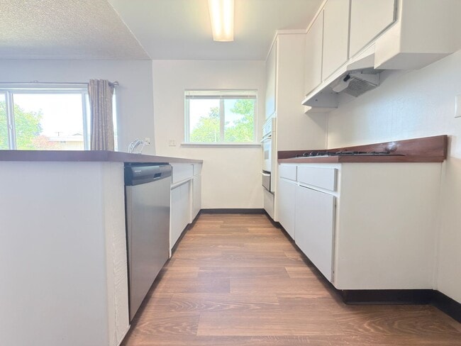 Photo - 4-Bedroom Home in Prime Northridge Location