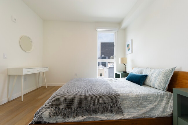 Bedroom - 738 Normandie