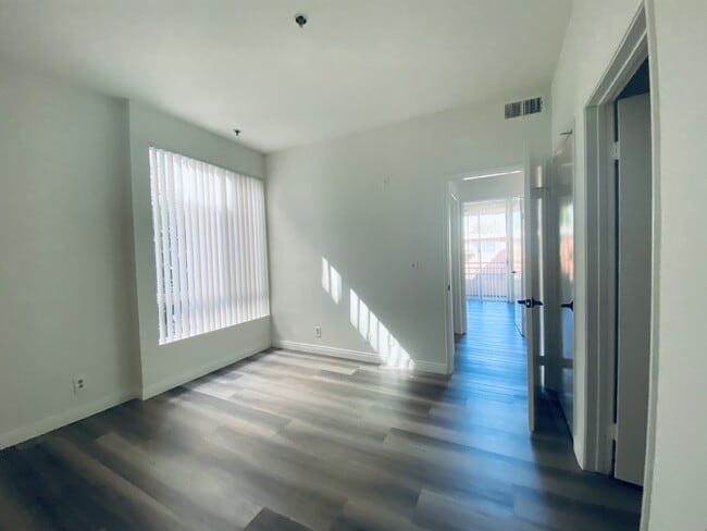 Photo - 1220 N Las Palmas Ave