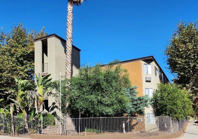Building Photo - 8700 Topanga Canyon Blvd Unit APT 215