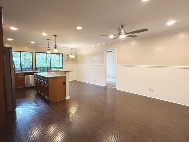 Photo - Beautiful 2 bedroom, 2 full bath condo in ... Unit B23
