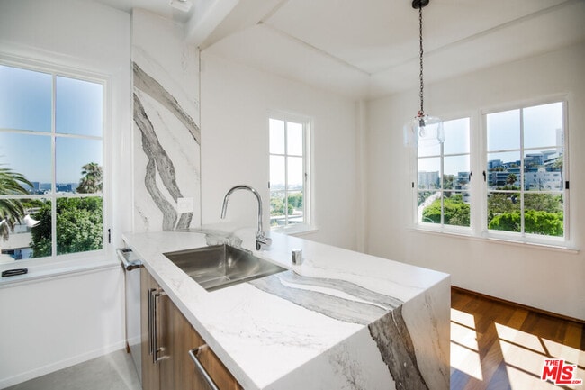 Photo - 1302 N Sweetzer Ave Unit 402