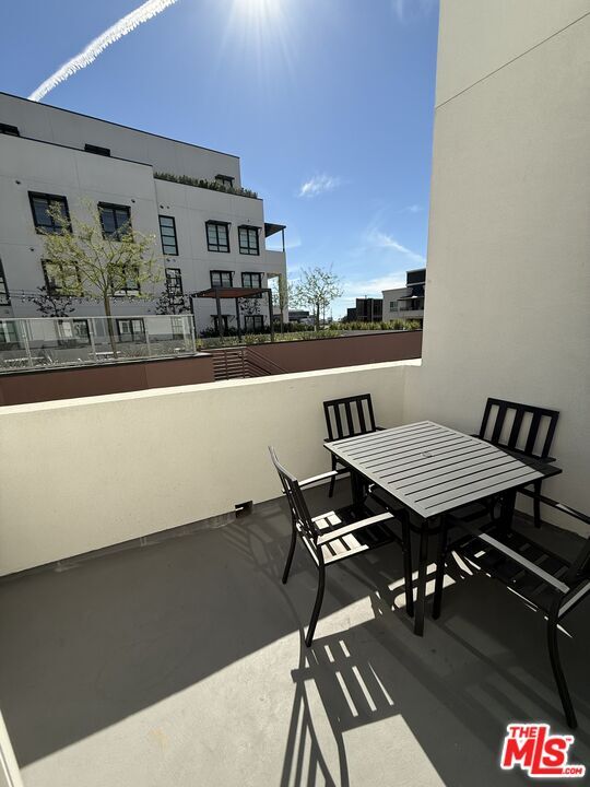 Photo - 1130 N Orange Dr Unit 302