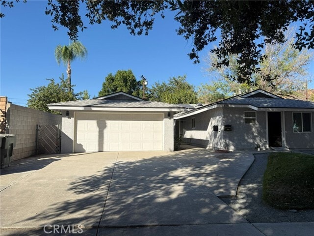 Photo - 1488 Bussey St W