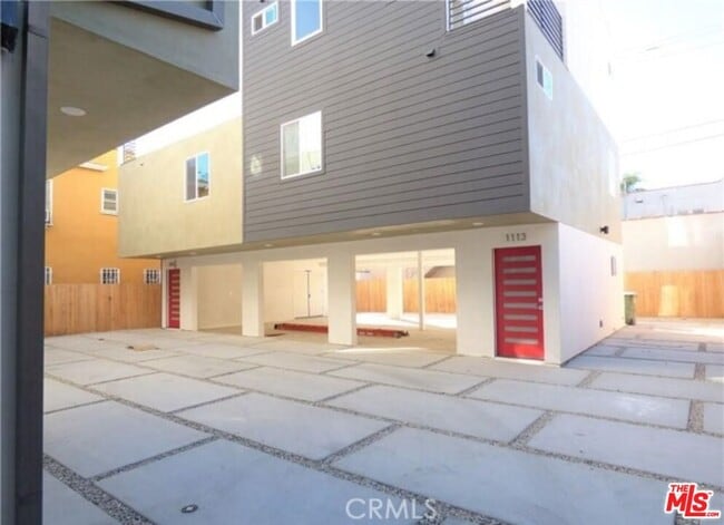 Photo - 1113 Carmona Ave