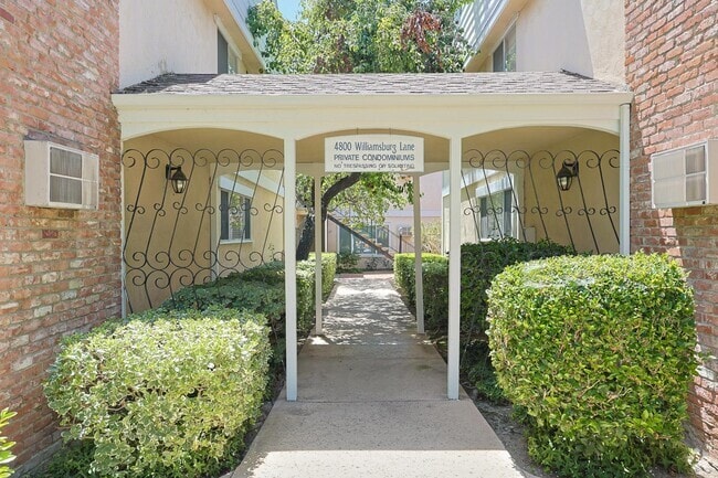 Building Photo - 4800 Williamsburg Ln Rental