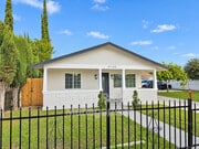 Photo - 4748 Pine St