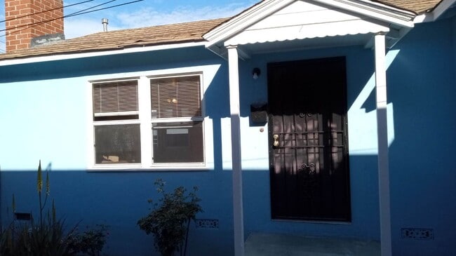 Building Photo - 4768 W 130th St Rental