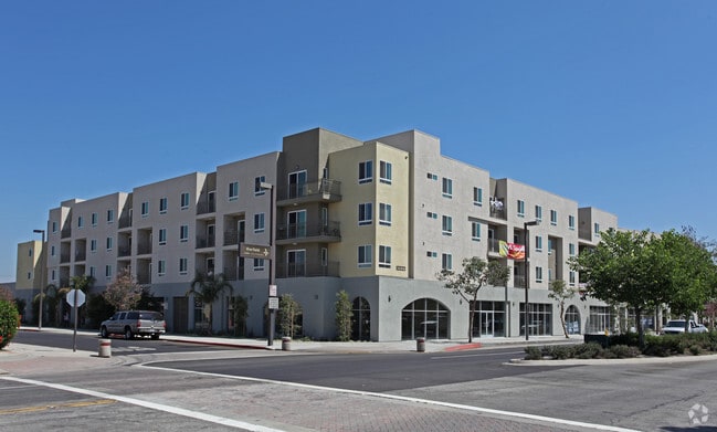 Photo - Hollydale Plaza Apartments