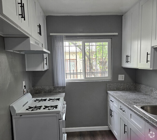 Building Photo - 9300 S Western Ave Unit 1 bedroom Rental
