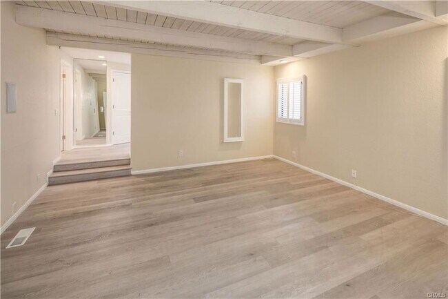 Photo - 434 Manhattan Ave