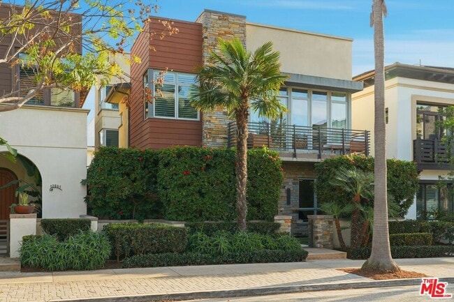 Building Photo - 12871 Hammock Ln