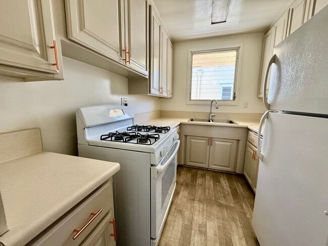 Photo - 333 Rexford Dr Unit 333 S Rexford Dr 5