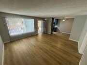 Photo - 5333 Russell Ave