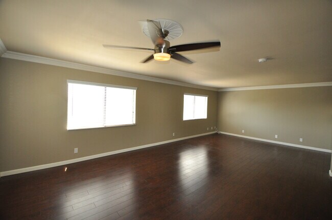 Photo - 2119 Elsinore St Unit 03