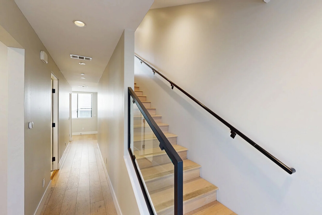 3D Tour - Bayview Townhomes at Point Loma