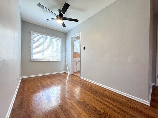 Photo - Classic Hollywood 1-Bedroom near Hollywood... Unit 1909