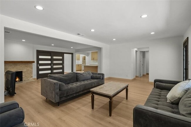 Photo - 11230 Dominica Ave