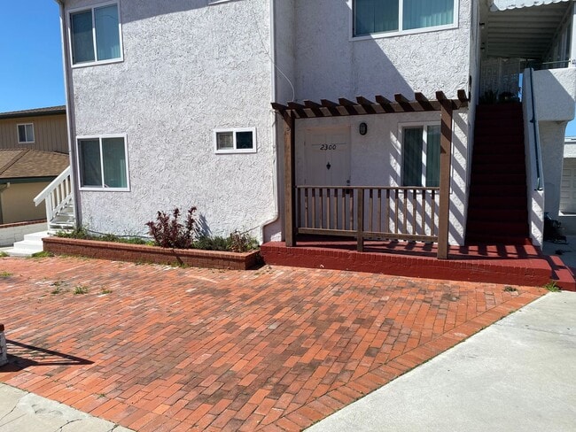Photo - 2300 Chatsworth Blvd