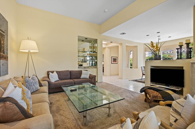 Photo - 461 Desert Holly Dr