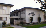 Holiday Manor Apartments - Holiday Manor Apartments