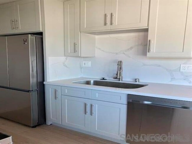 Photo - 811 W Nutmeg St Unit 402