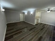 Photo - 345 S Manhattan Pl Apartments