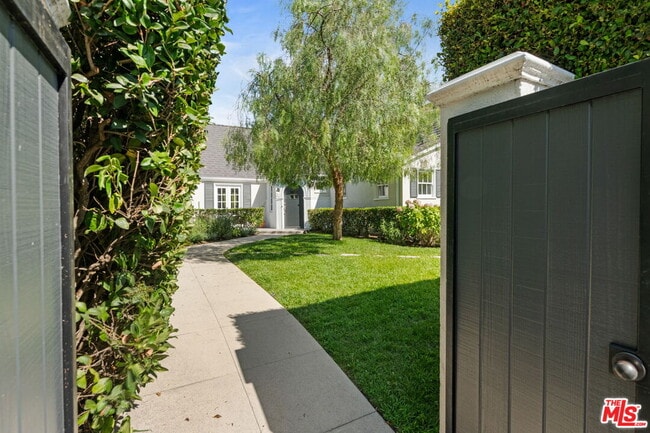 Photo - 234 N Ridgewood Pl