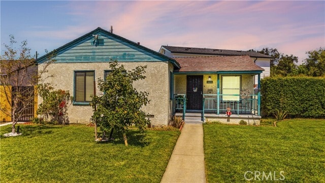 Photo - 5833 Glady St