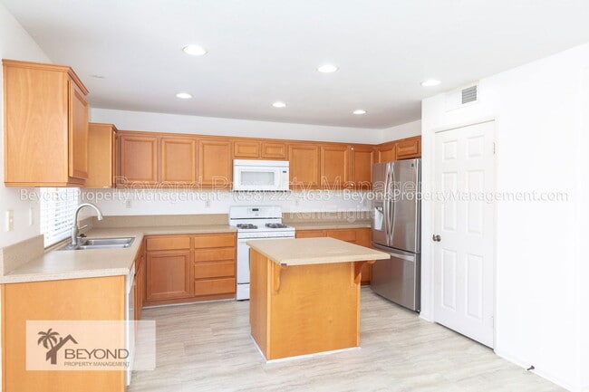 Photo - 120 Canyon Creek Way