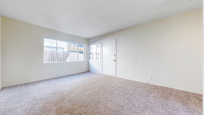 Photo - 735 Worcester Ave Unit #3