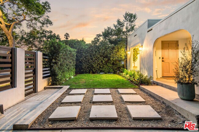 Photo - 8717 Dorrington Ave