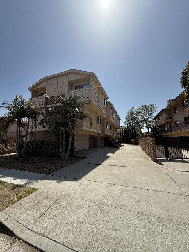 Photo - 1011 San Rafael Ave Apartments Unit 102