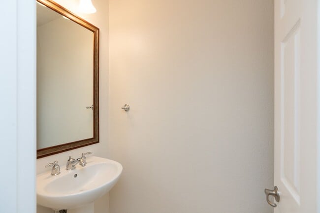 Photo - 3 Bedroom Townhome in the Escala Community of Mission Valley