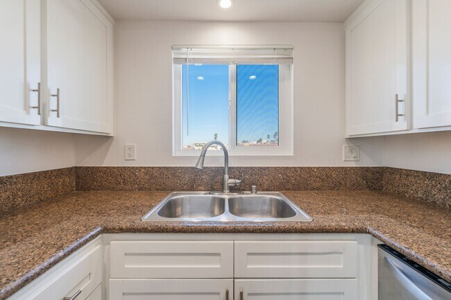 Photo - 730 Esplanade Unit 401