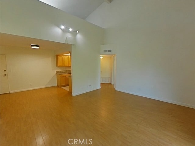 Photo - 10903 Camarillo St