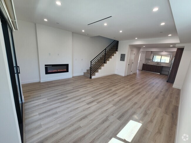 Building Photo - 6061 Fulton Ave Unit 1 Rental