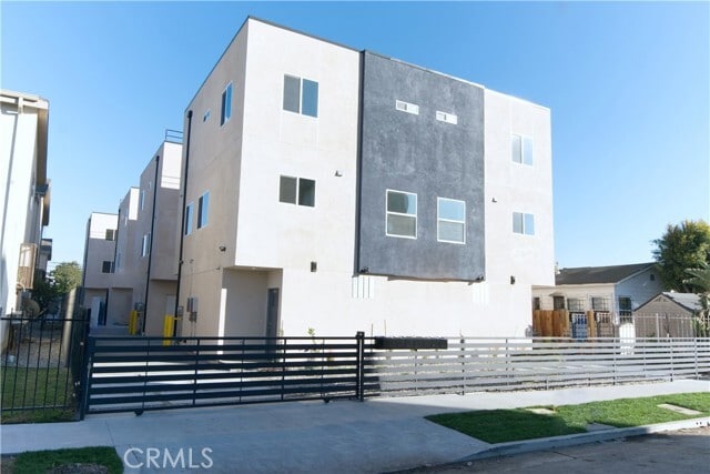 Building Photo - 6522 Brynhurst Ave Rental