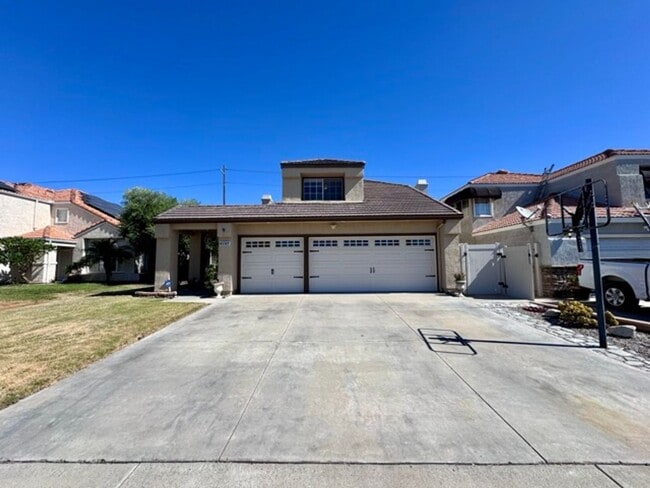 Building Photo - Spacious 5 Bedroom Home in Menifee Lakes w...