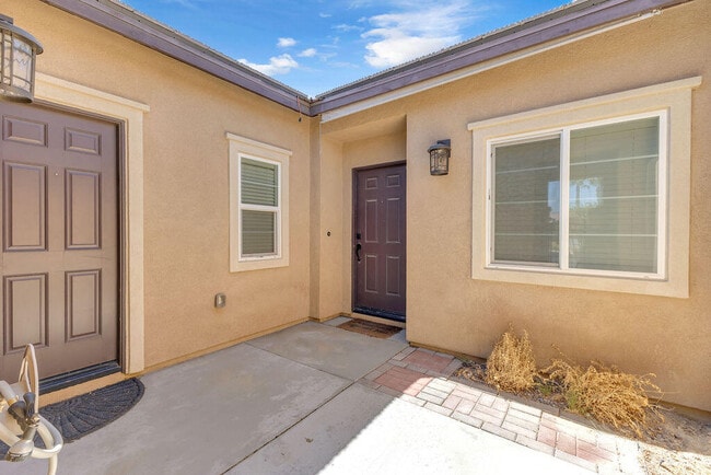 Photo - 42727 St Lucia St