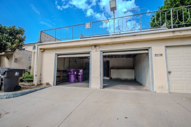 Building Photo - 2617-2619 E 17th St Unit 2617