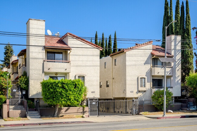 Photo - 13203 Vanowen St