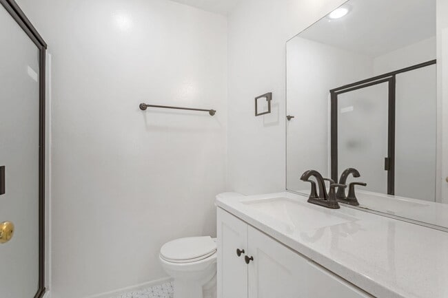Photo - Chatsworth Rent This Now Unit E8GHT