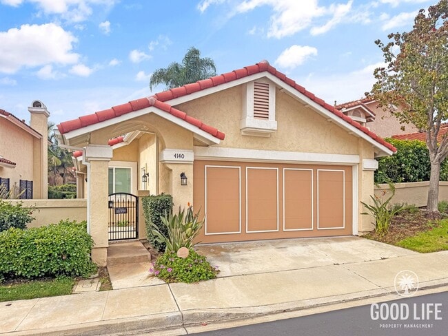 Building Photo - harming 2BR/2BA Townhome with Private Yard & 2-Car Garage in UTC